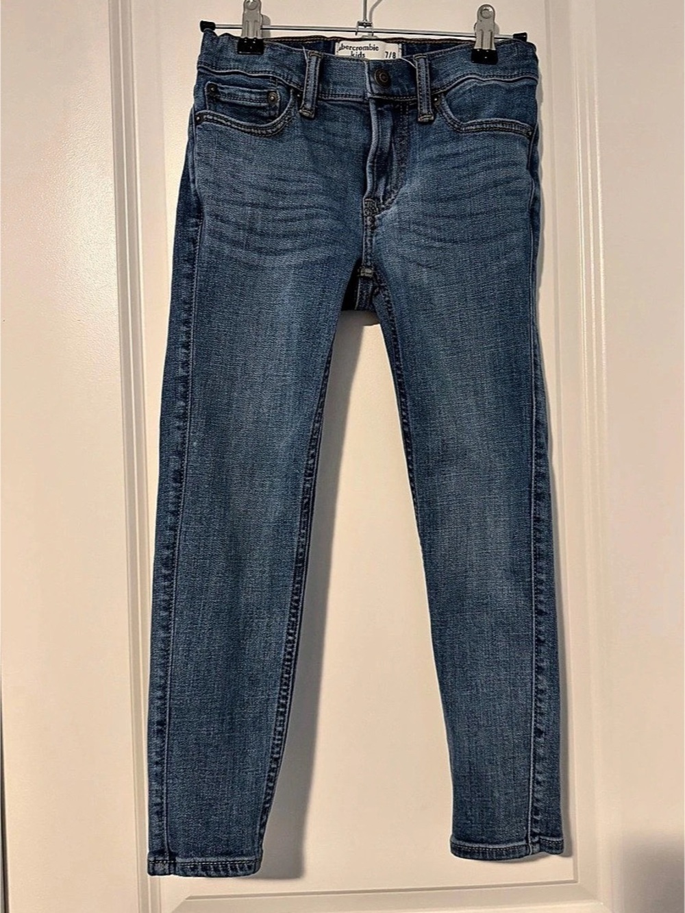 Abercrombie Kids Boys Super Skinny Medium Wash Jeans Size 7/8
